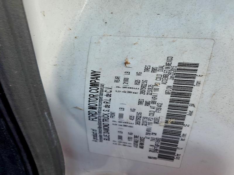 2015 Ford F750 Super Duty BOX Truck