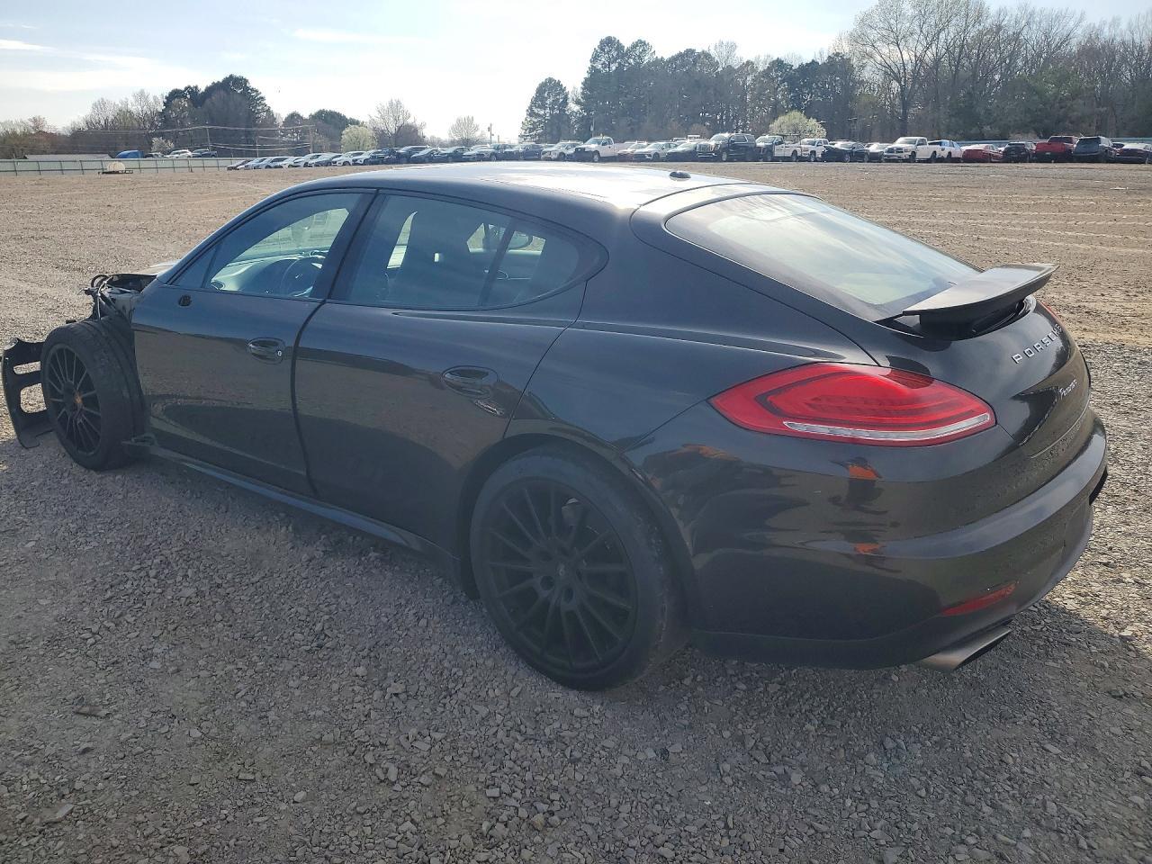 2016 Porsche Panamera 2