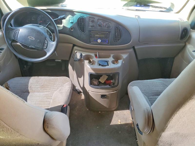 2002 Ford Econoline E350 Super Duty Wagon