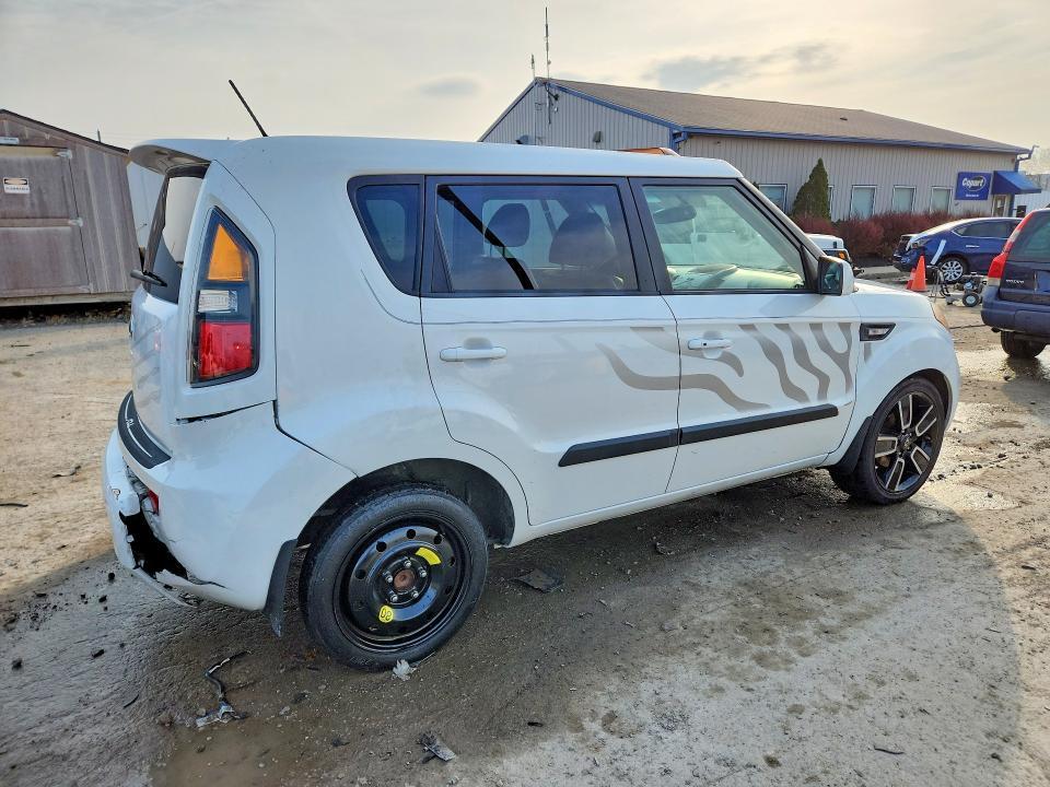 2011 KIA Soul +