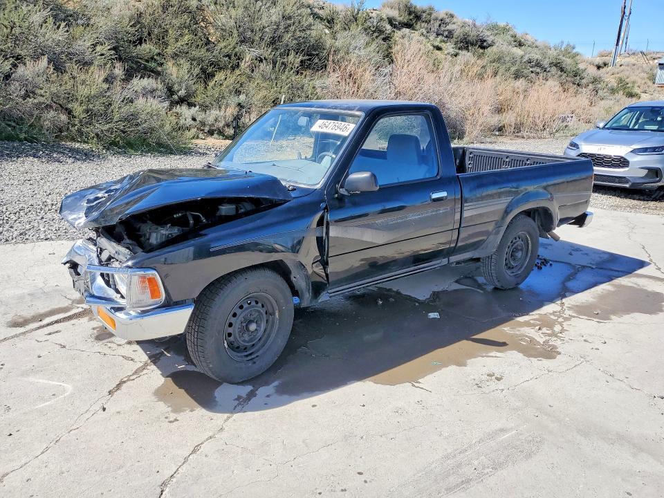 1990 Toyota Pickup Deluxe