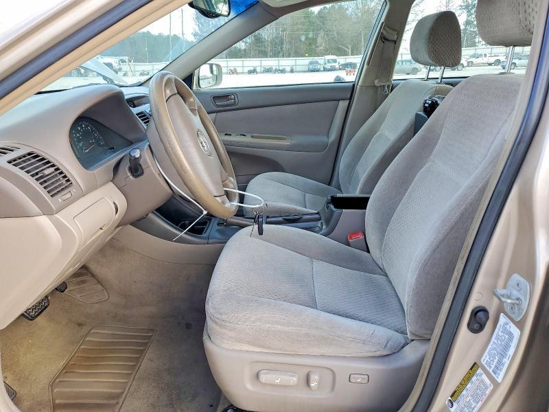 2004 Toyota Camry le