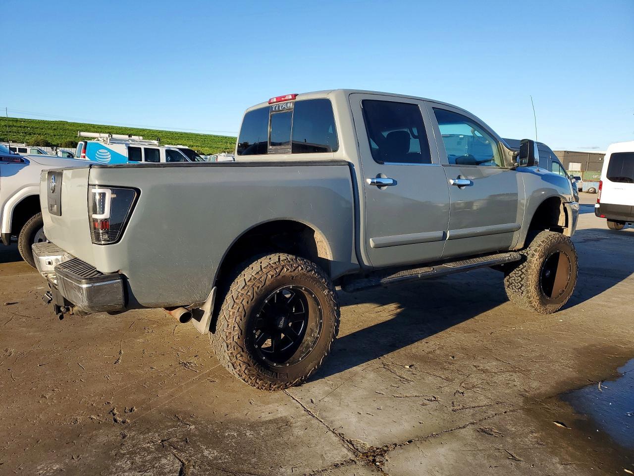 2004 Nissan Titan XE