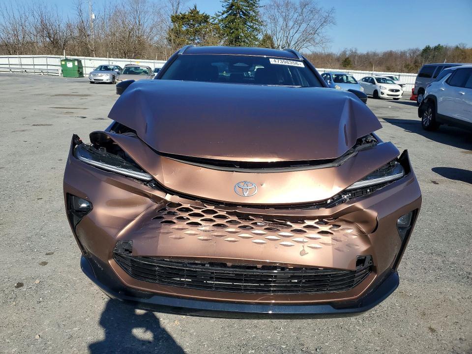 2025 Toyota Crown Signia xle