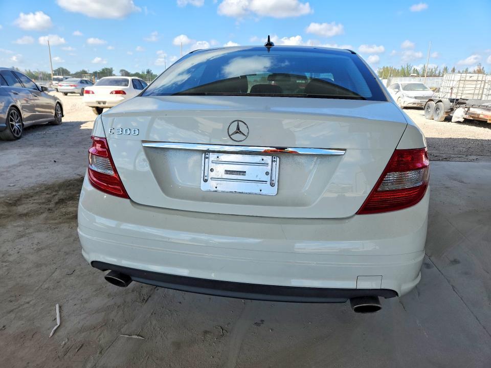 2011 Mercedes-Benz C300