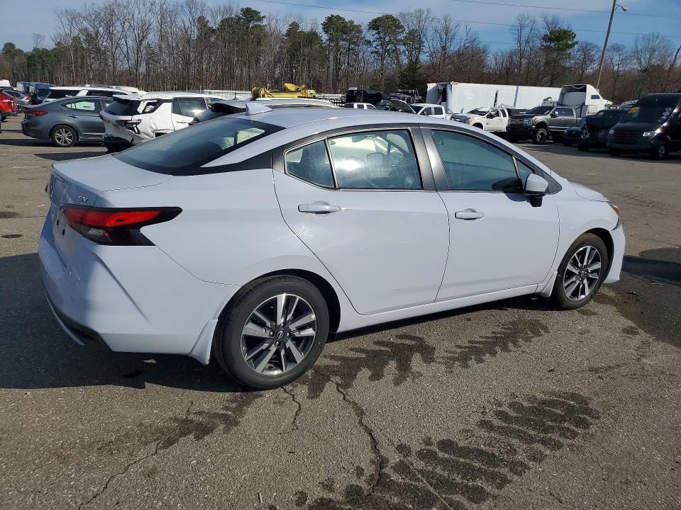2024 Nissan Versa sv