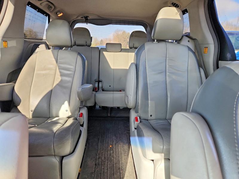 2013 Toyota Sienna Limited 7-passenger
