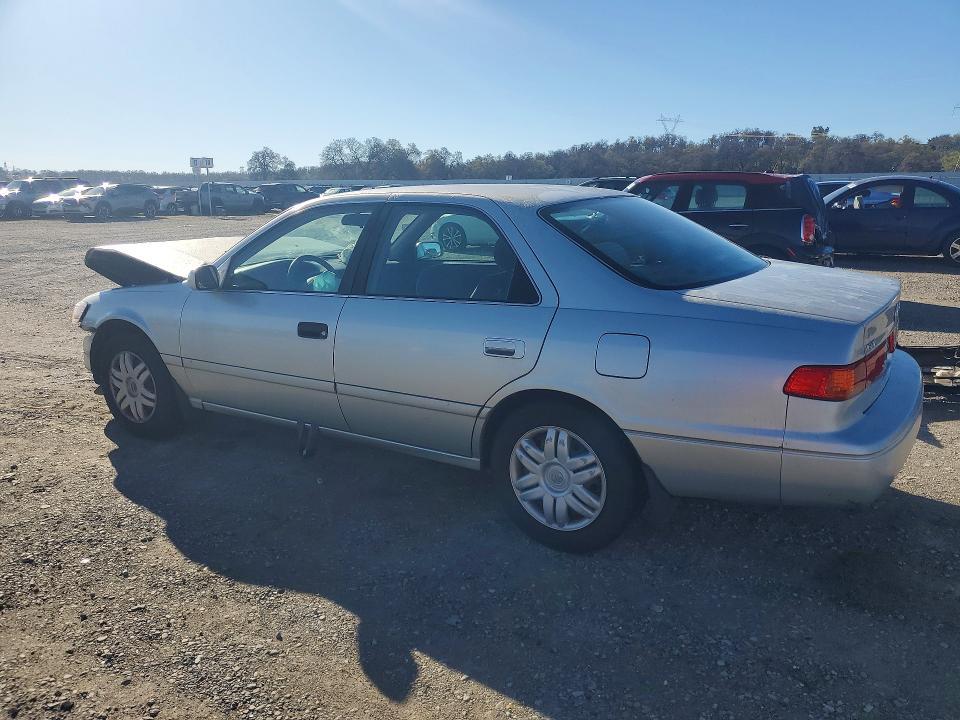 2001 Toyota Camry le