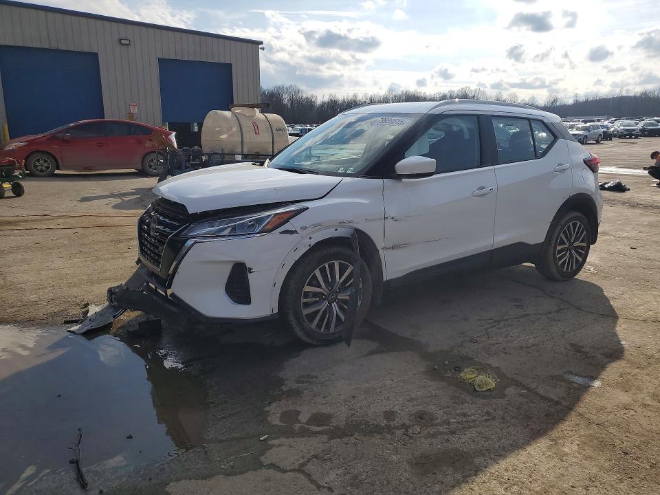 2023 Nissan Kicks sv
