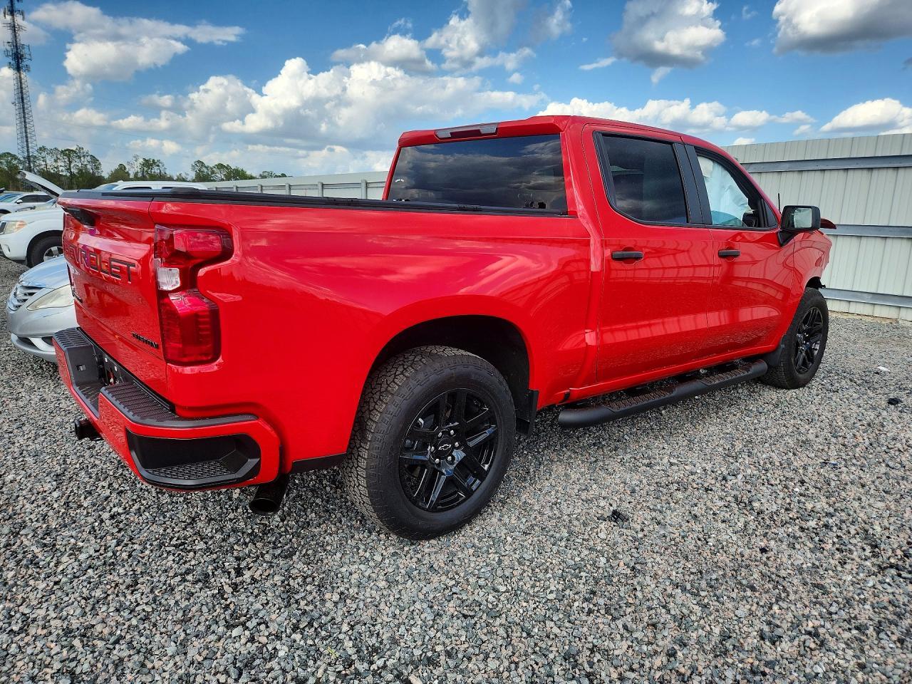 2025 Chevrolet Silverado C1500 Custom