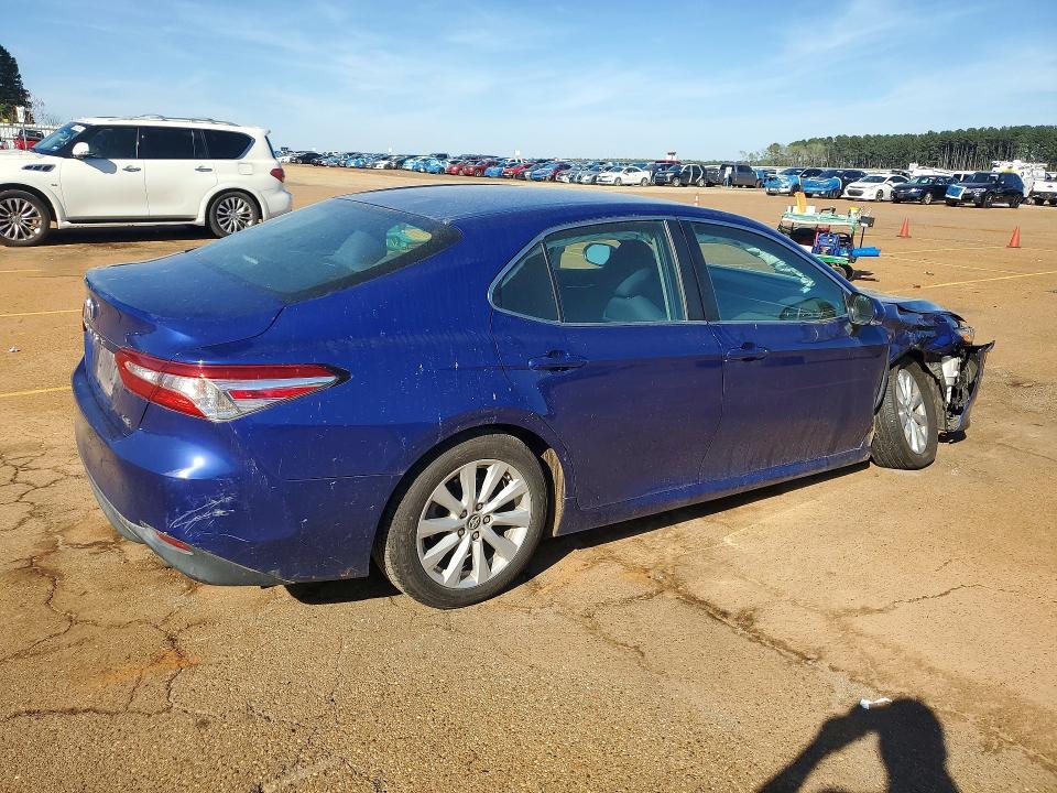 2018 Toyota Camry le