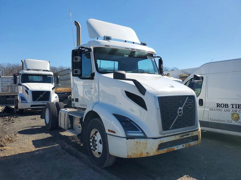 2019 Volvo VNR-Semi Truck