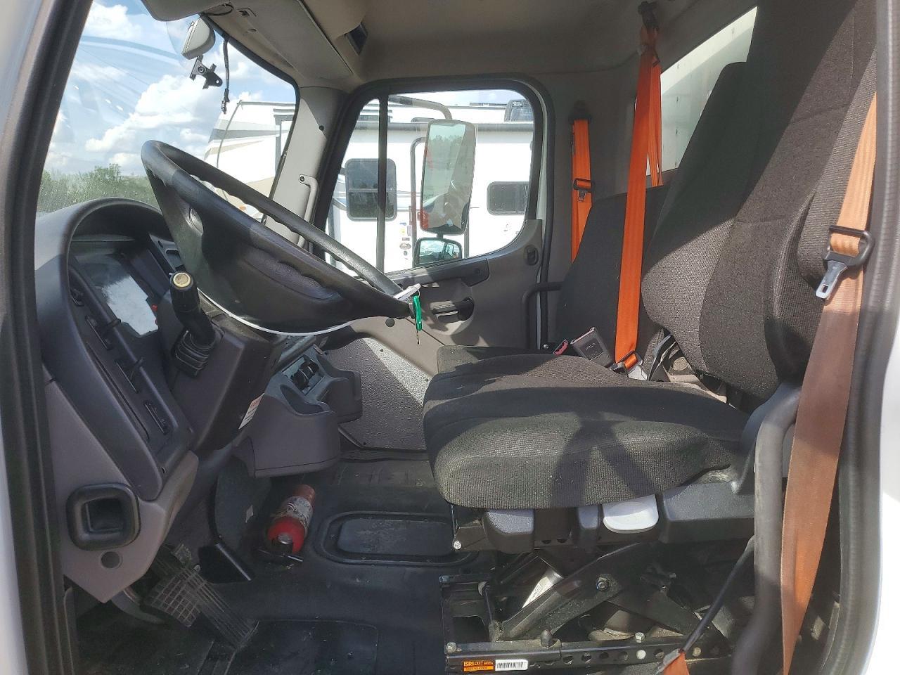 2024 Freigliner 2024 Freightliner Business Class M2 BOX Truck