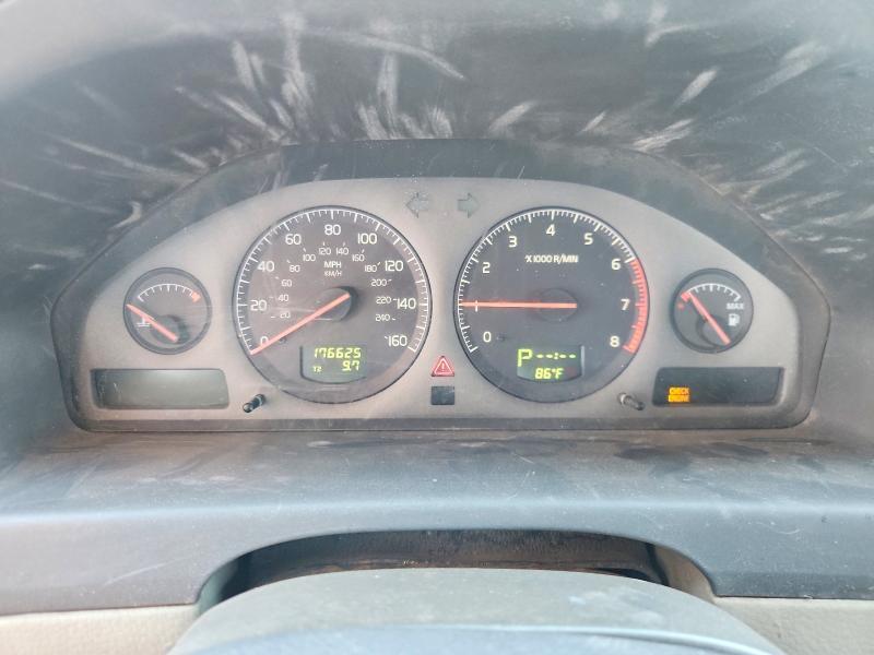 2002 Volvo V70 xc