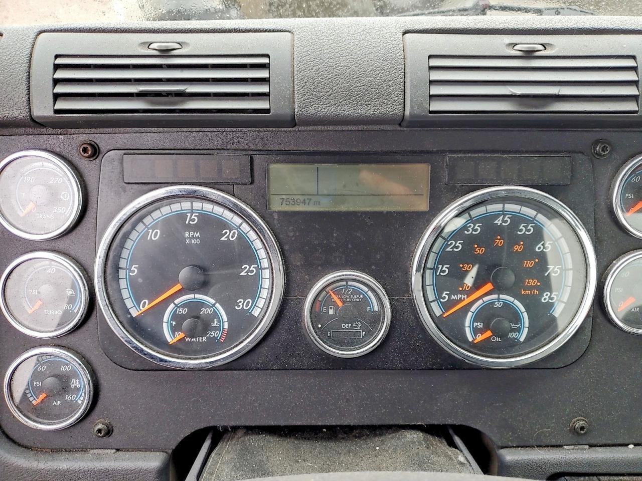 2016 Freightliner Cascadia 125 Semi Truck