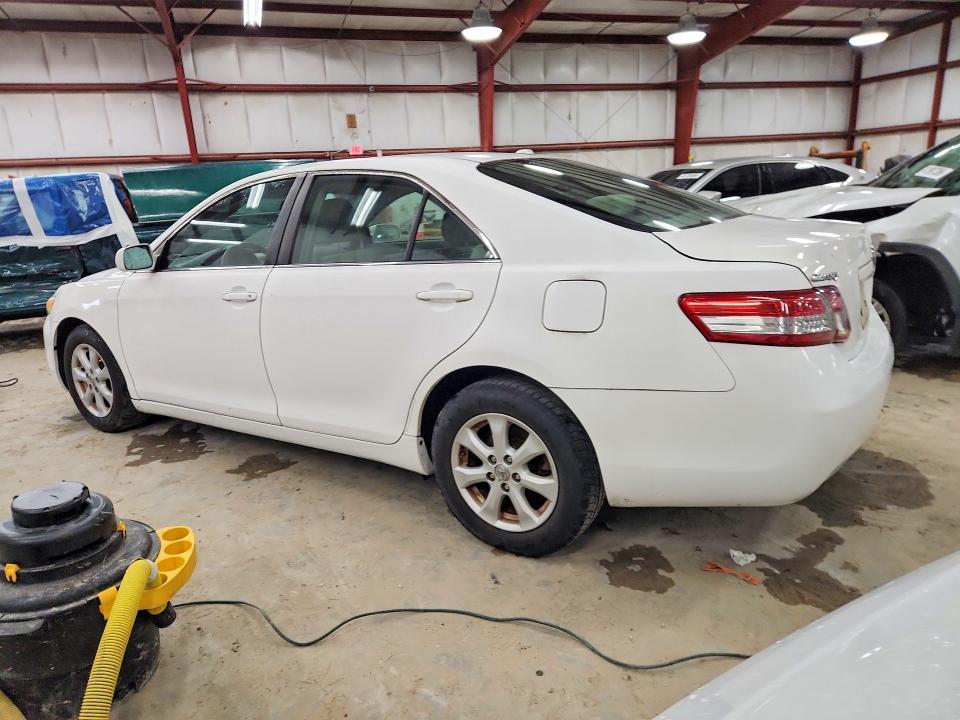 2010 Toyota Camry le