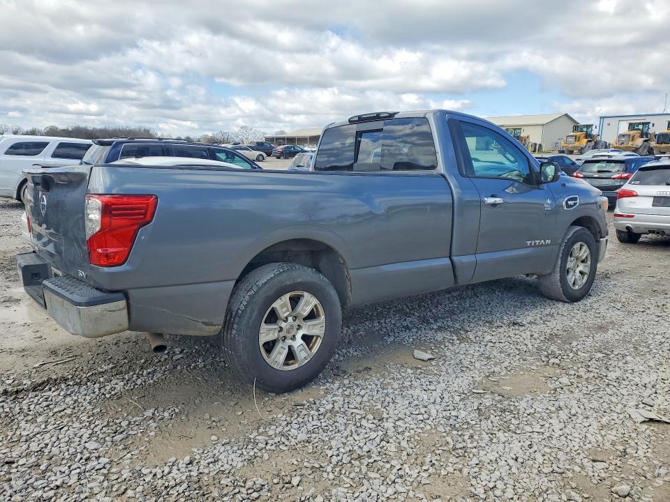 2017 Nissan Titan SV