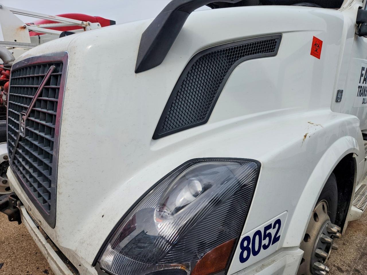 2016 Volv O VNL Semi Truck