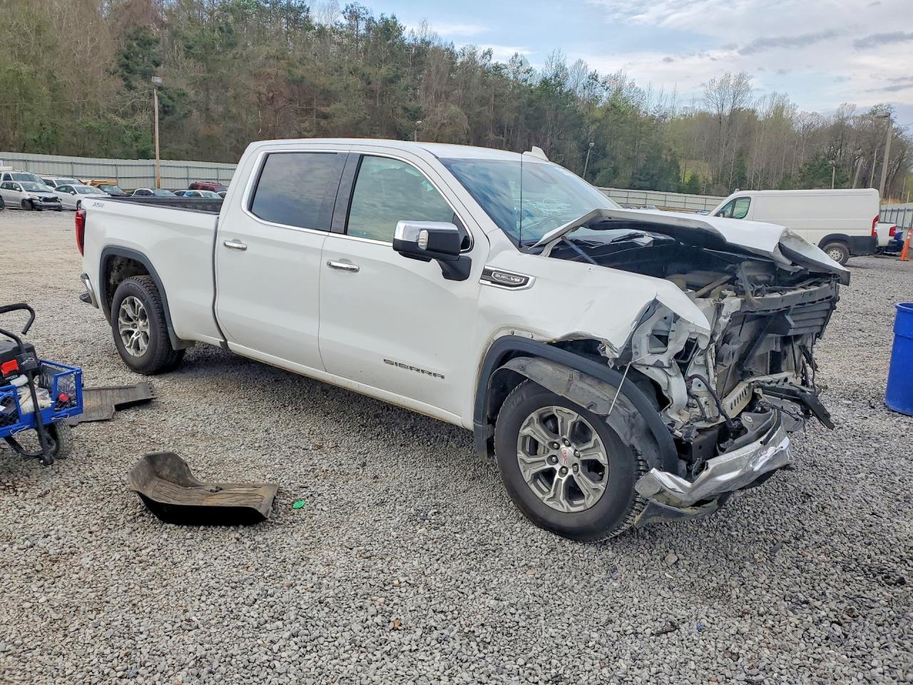 2024 GMC Sierra K1500 SLT