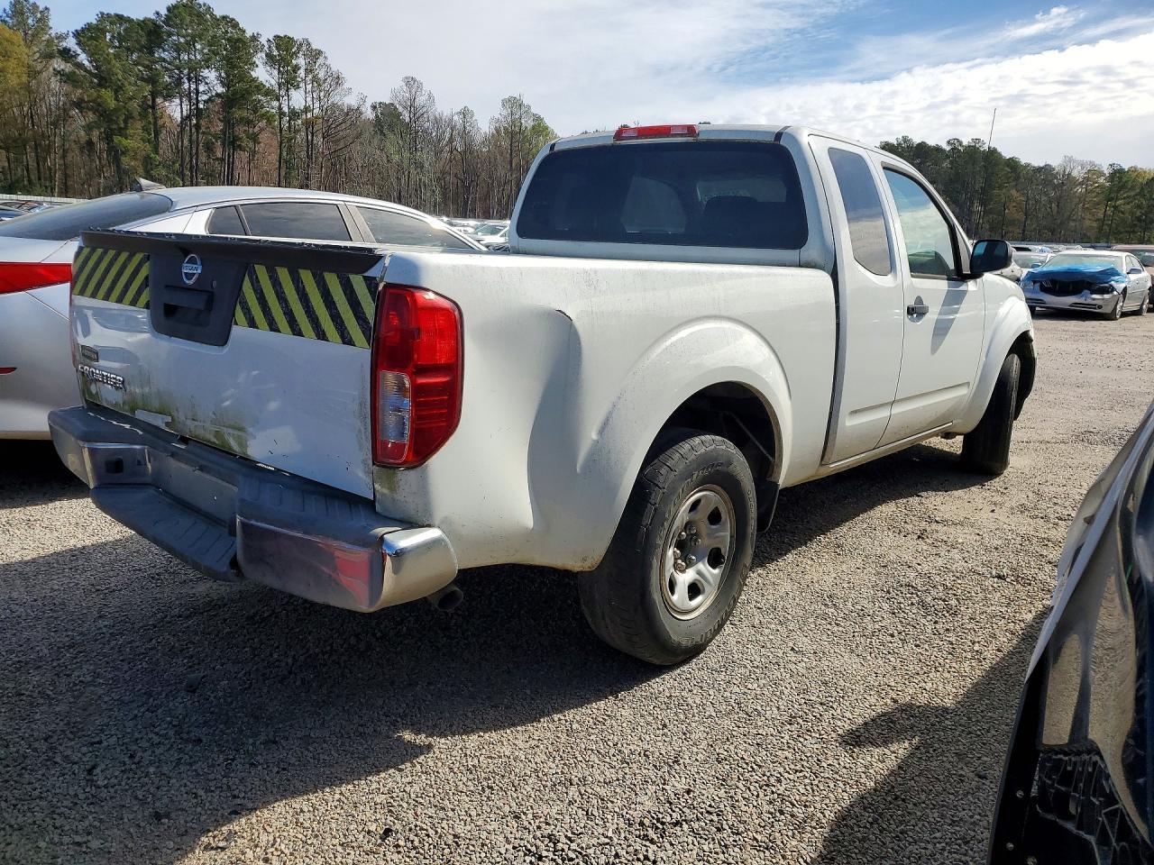 2016 Nissan Frontier S