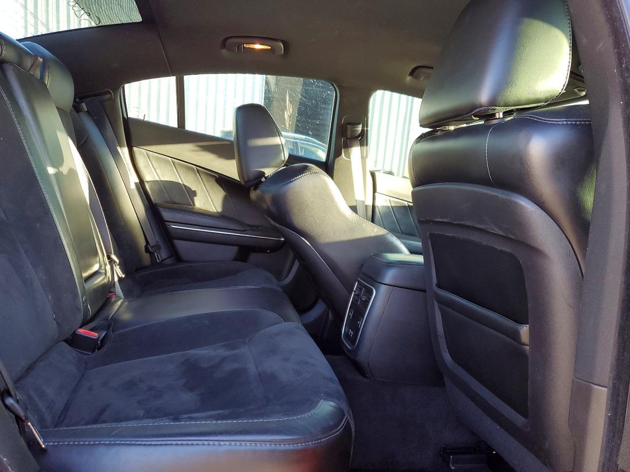 2016 Dodge Charger r