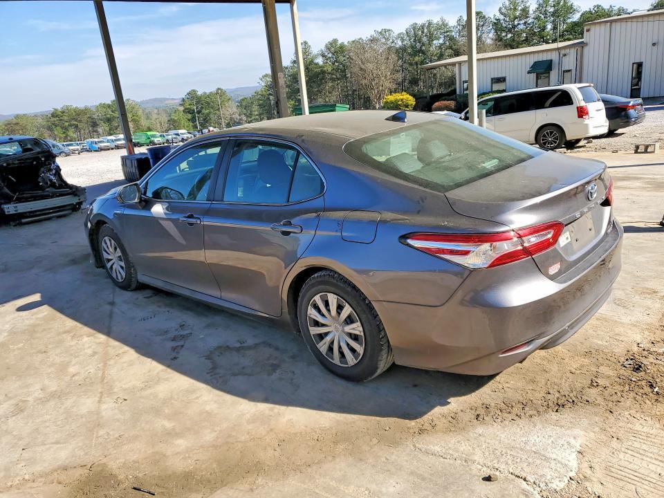 2019 Toyota Camry Hybrid le