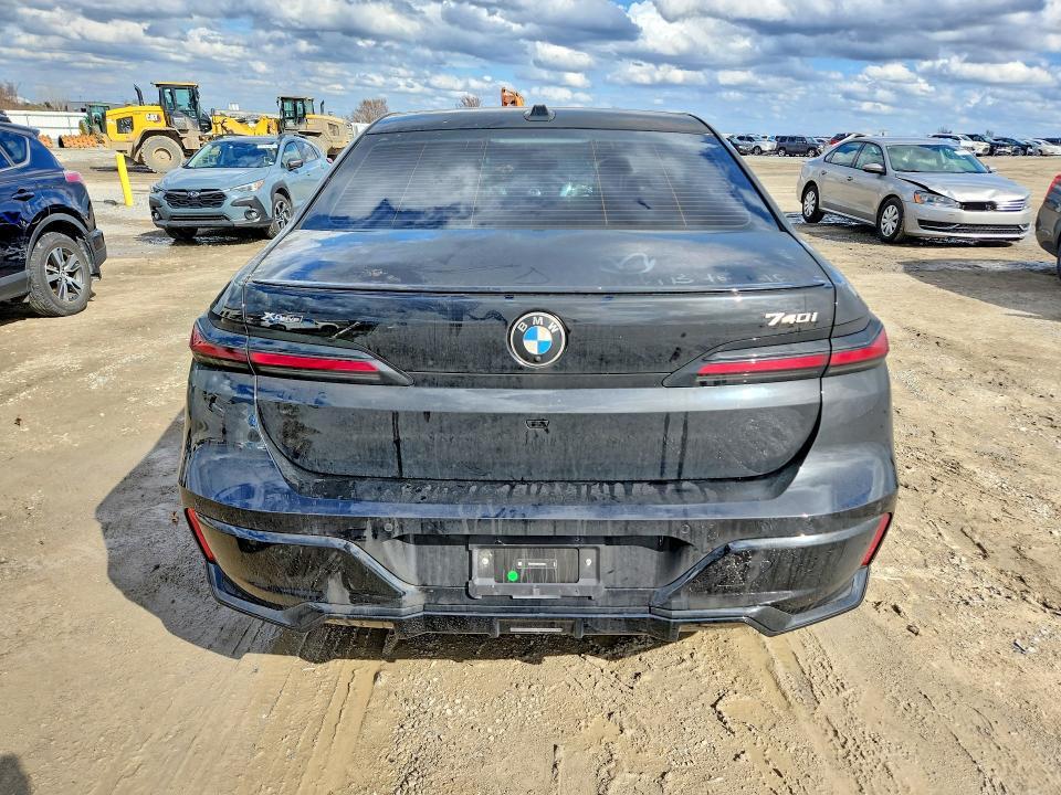 2025 BMW 740 xi