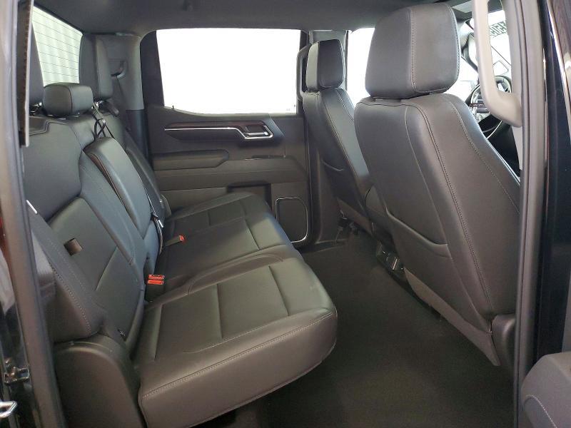 2025 GMC Sierra K1500 SLT
