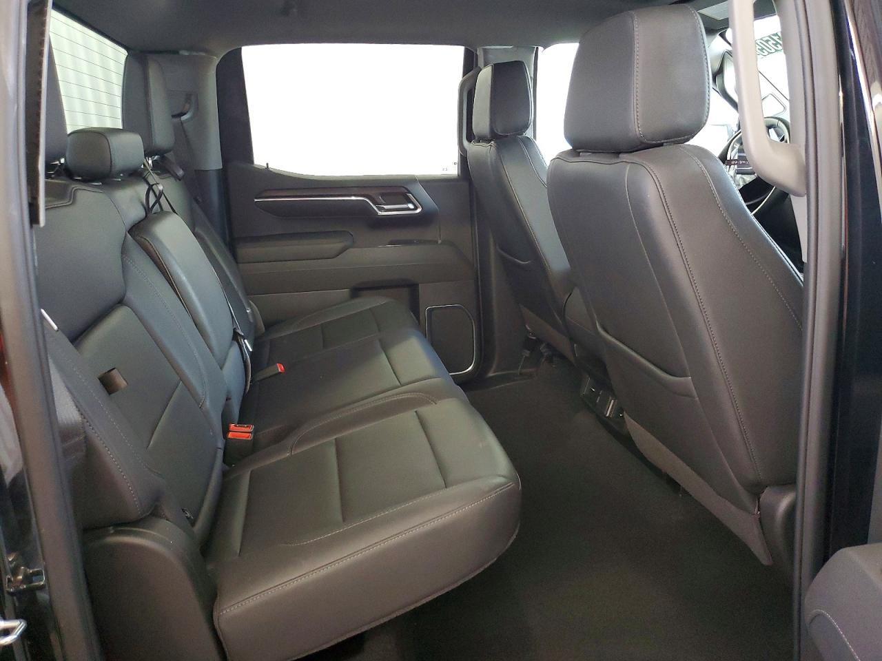 2025 GMC Sierra K1500 SLT