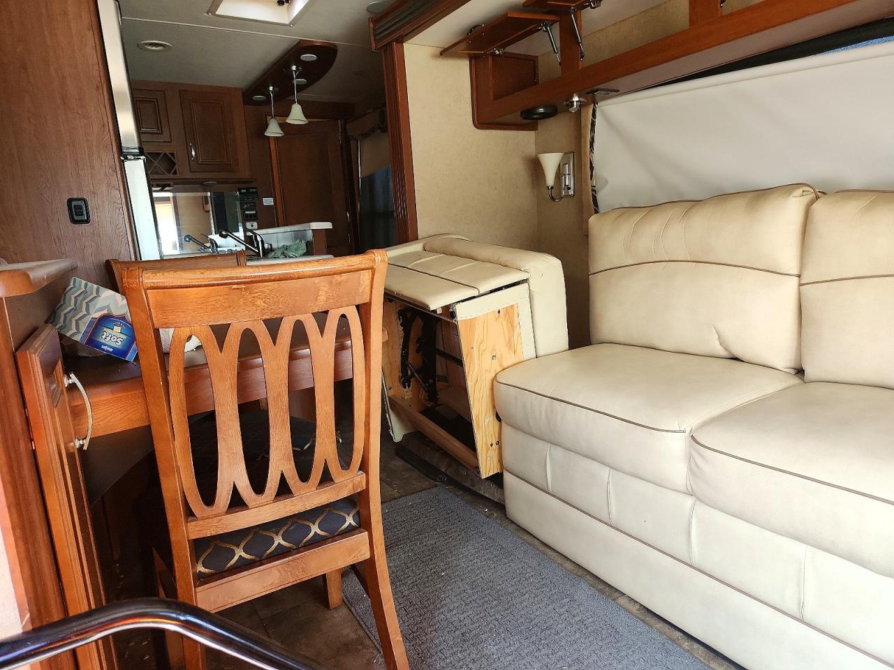2014 Ford Challenger RV