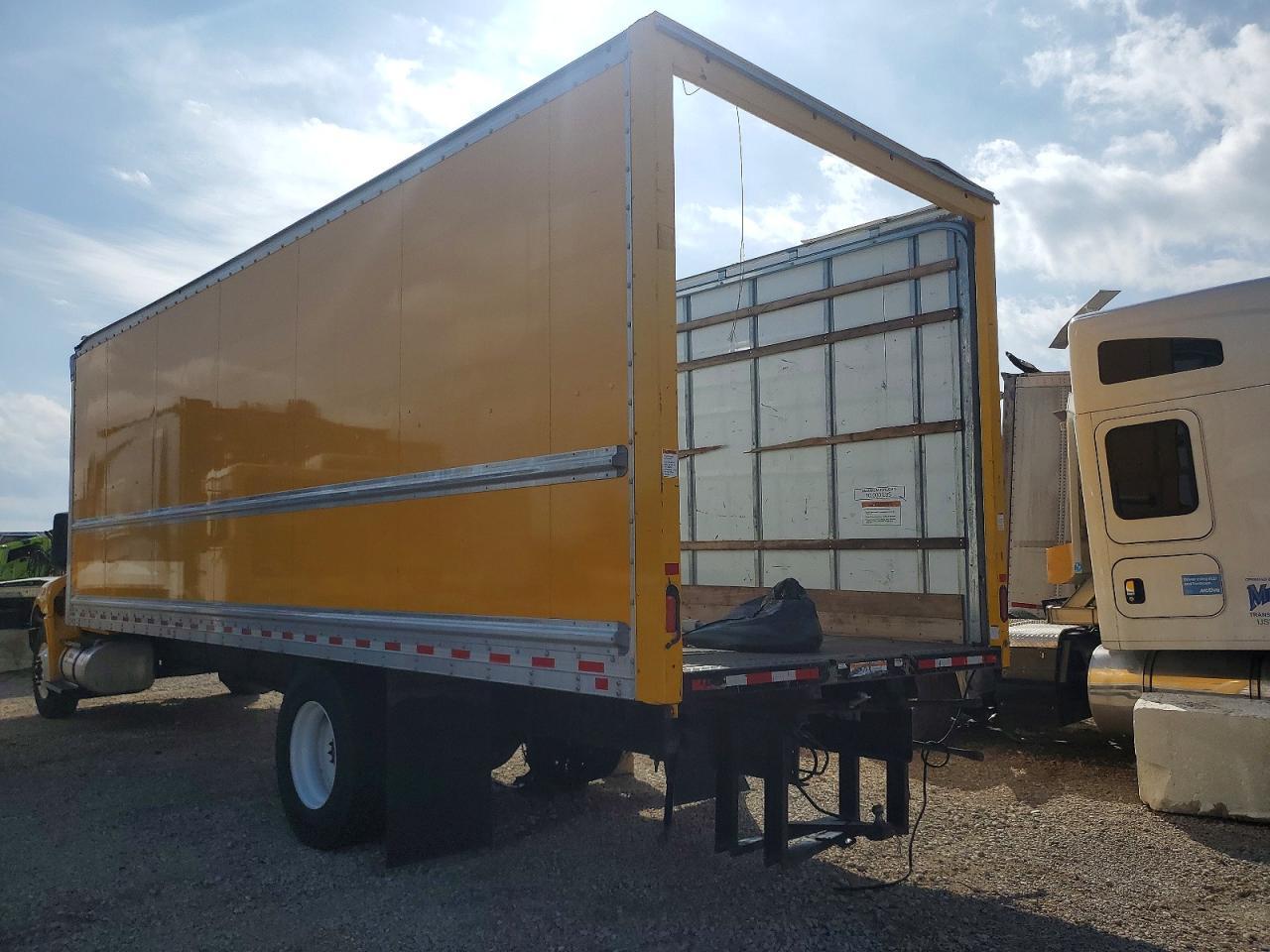 2023 International MV607 BOX Truck
