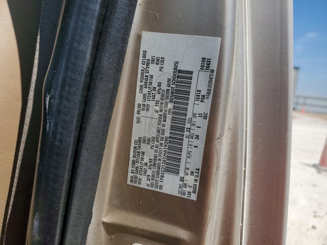 2001 Ford Econoline E350 Super Duty Wagon