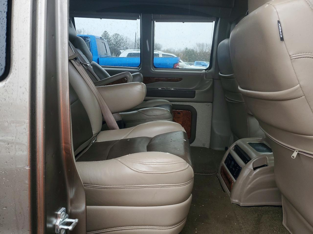 2021 GMC Savana G2500 LS