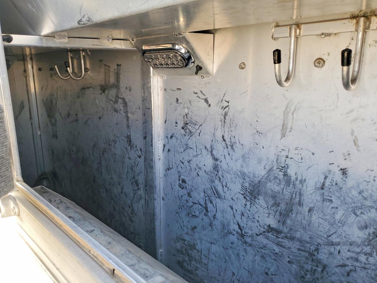 2015 Platiuring 2015 Platinum Manufacturing Livestock Trailer