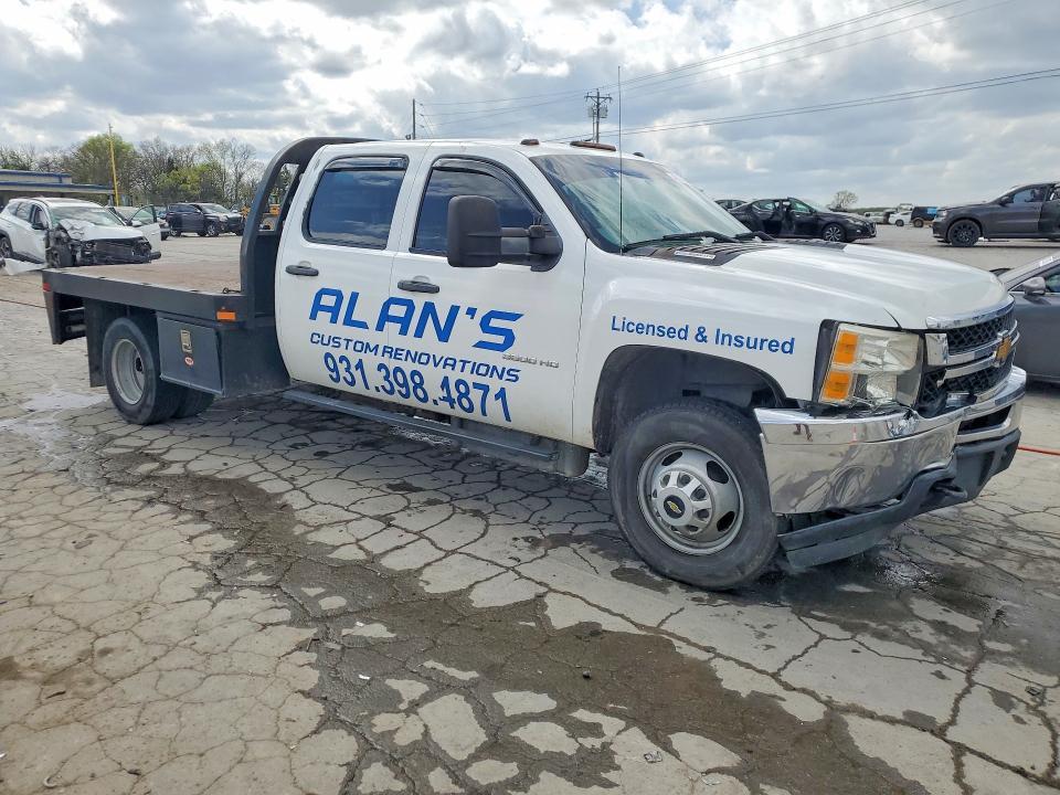 2014 Chevrolet Silverado Flatbed Truck