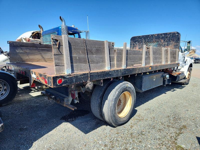 2013 Ford F750 Super Duty Flatbed Truck