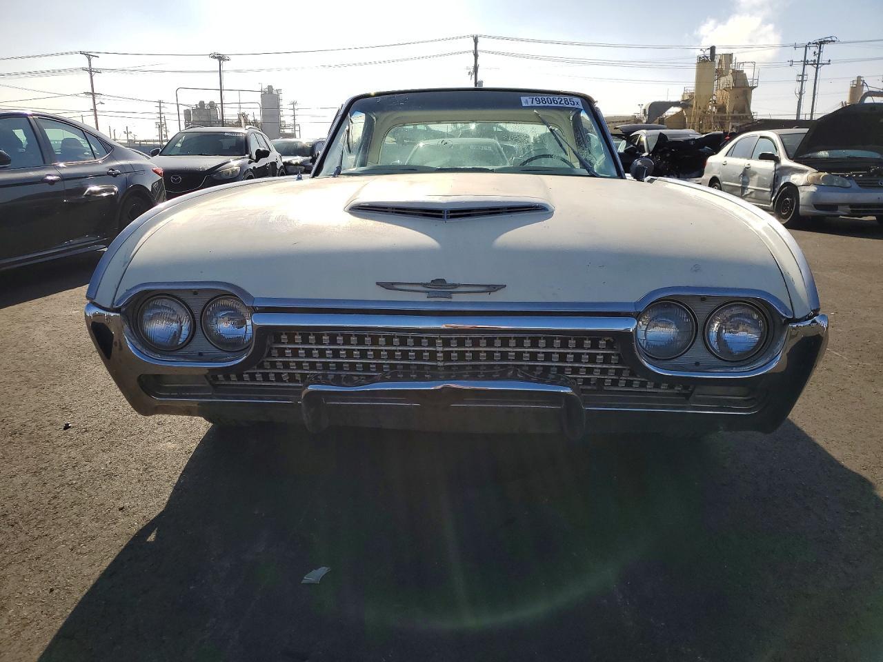 1962 Ford Thunderbird
