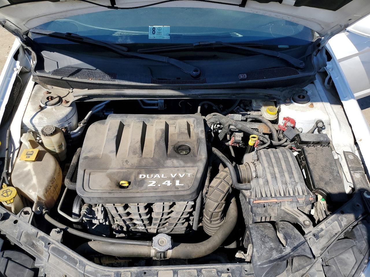 2013 Chrysler 200 lx