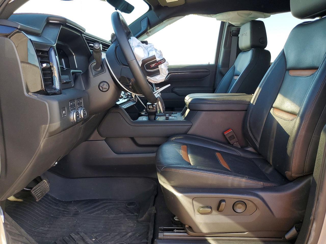 2024 GMC Sierra K1500 AT4