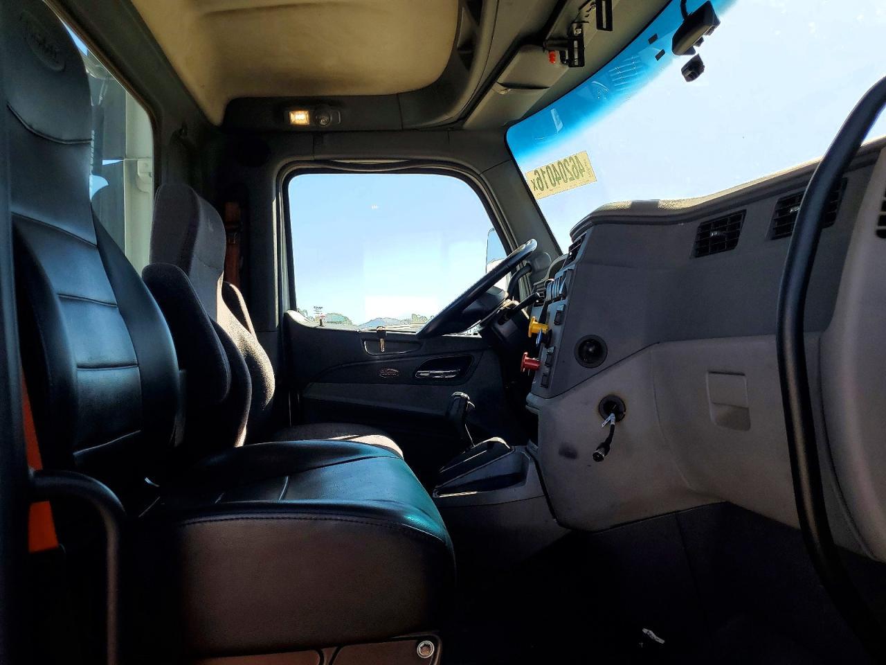 2017 Peterbilt 579 Semi Truck