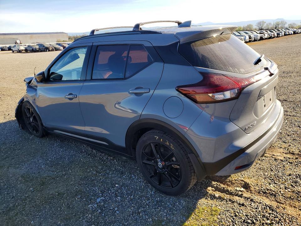 2021 Nissan Kicks sr
