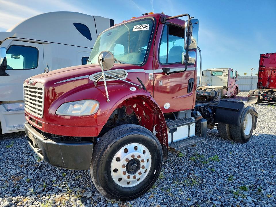 2016 Freigliner 2016 Freightliner Business Class M2 Semi Truck