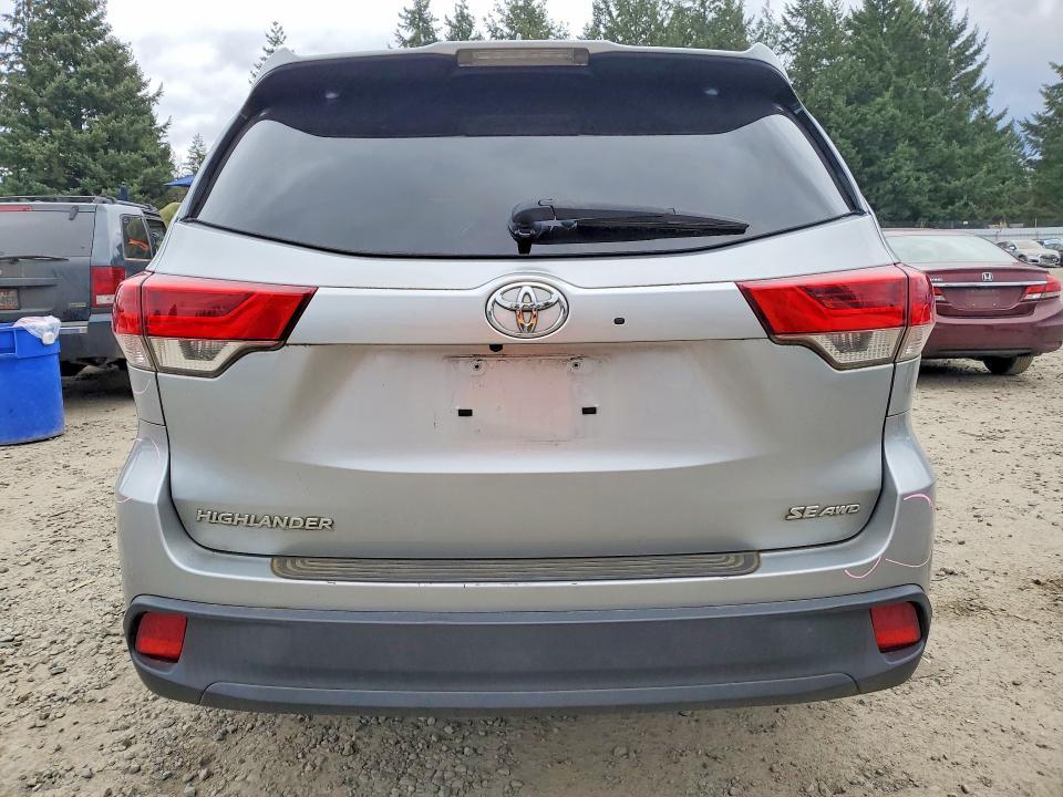 2018 Toyota Highlander se