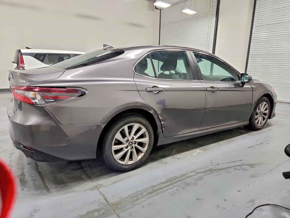 2023 Toyota Camry le