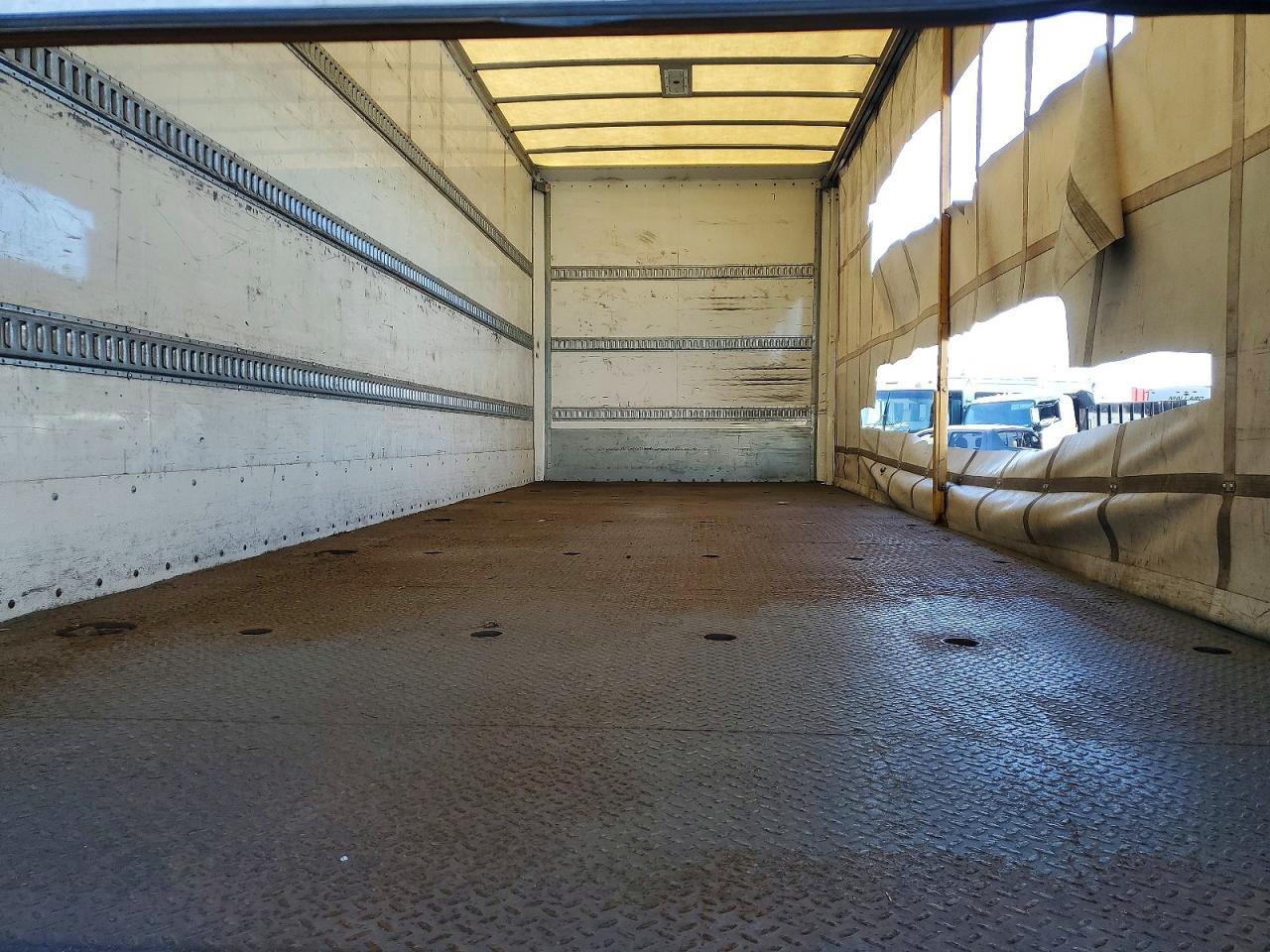 2019 Freightliner Business Class M2 BOX Truck