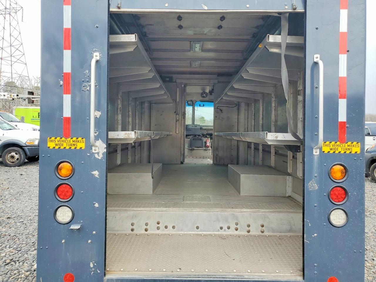 2021 Freightliner MT45G Chassis Delivery Truck