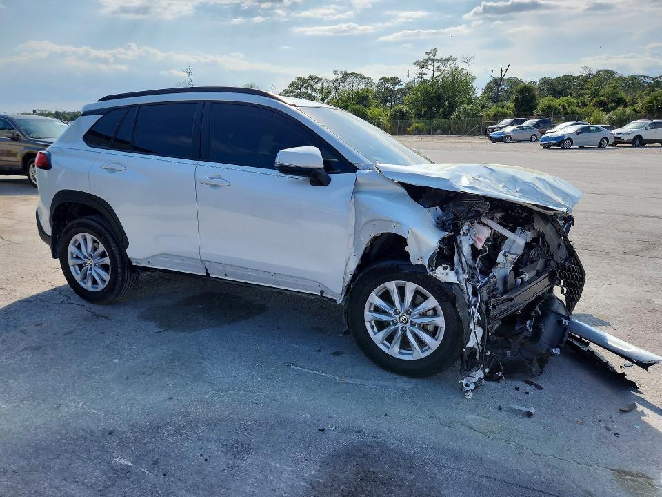 2024 Toyota Corolla Cross le