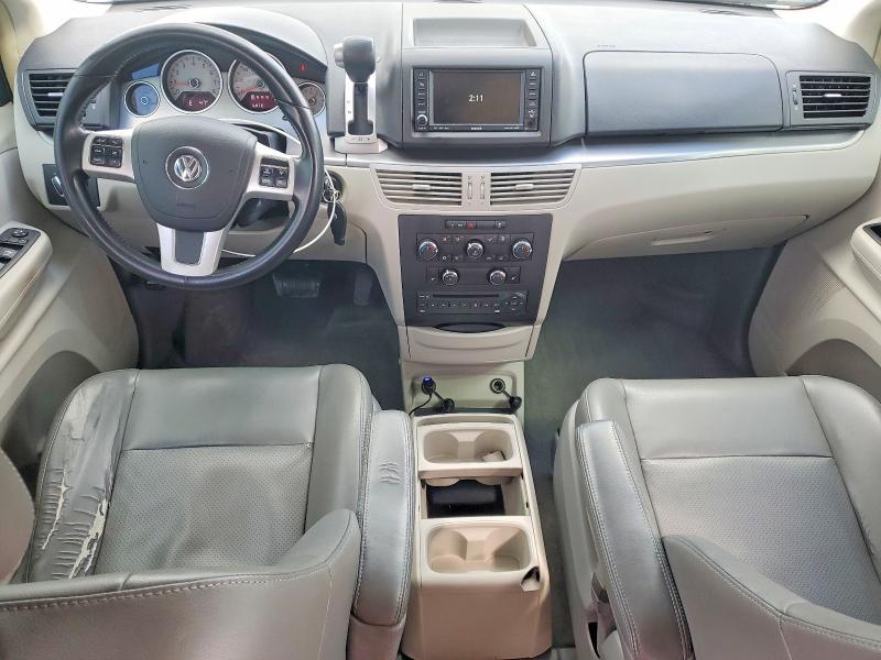 2011 Volkswagen Routan se