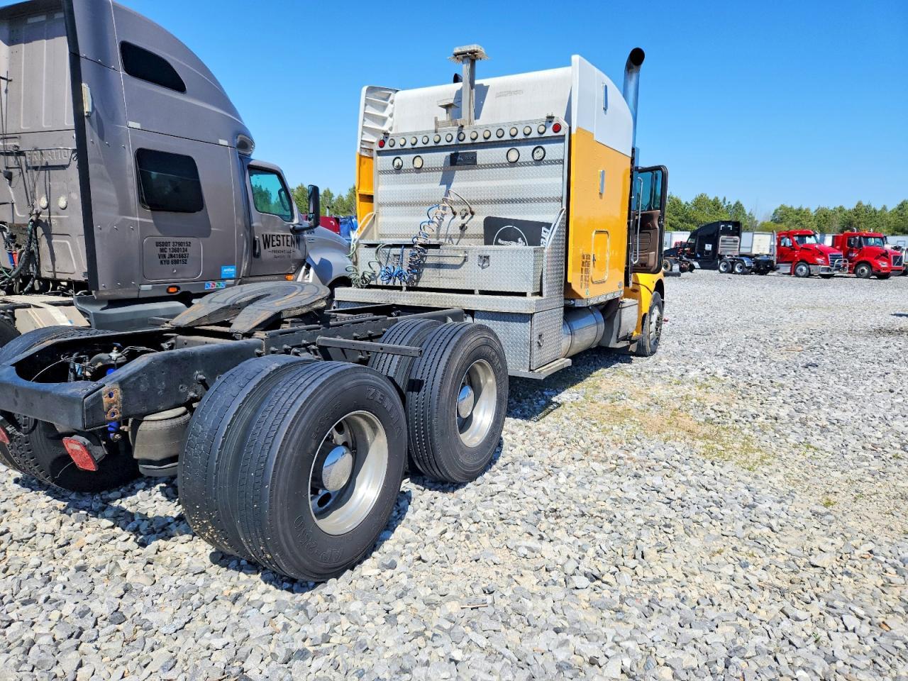 2010 Peterbilt 386