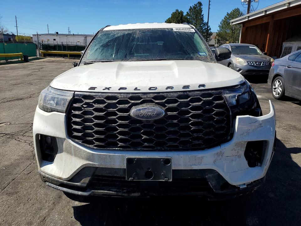 2025 Ford Explorer St-line